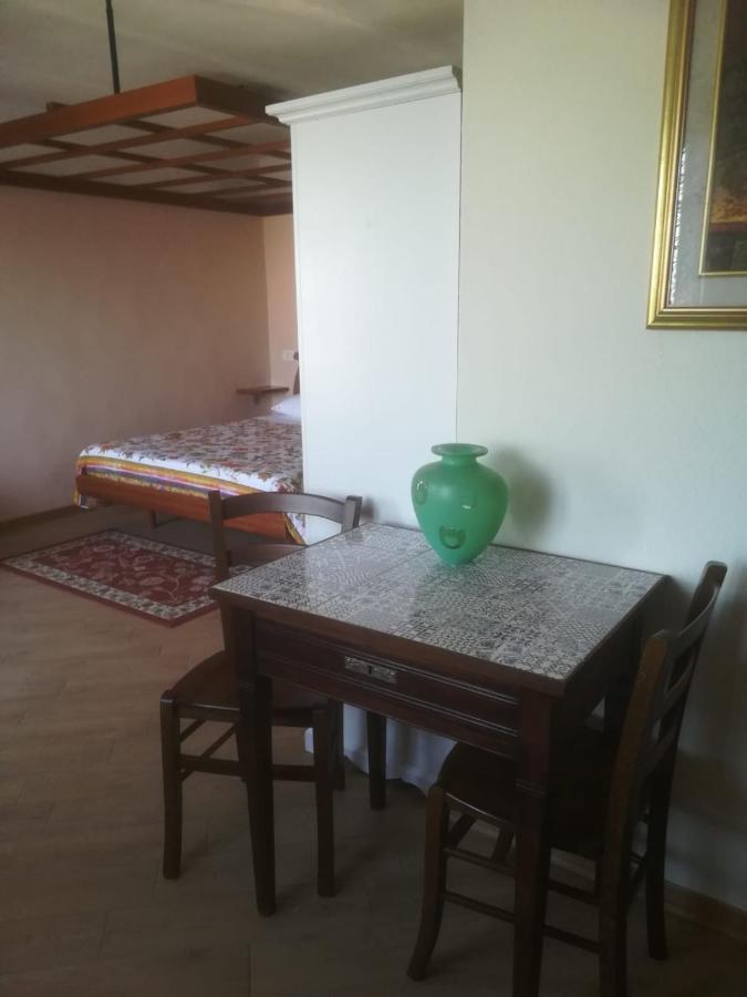 Bed and Breakfast Papillons à Clavesana Extérieur photo