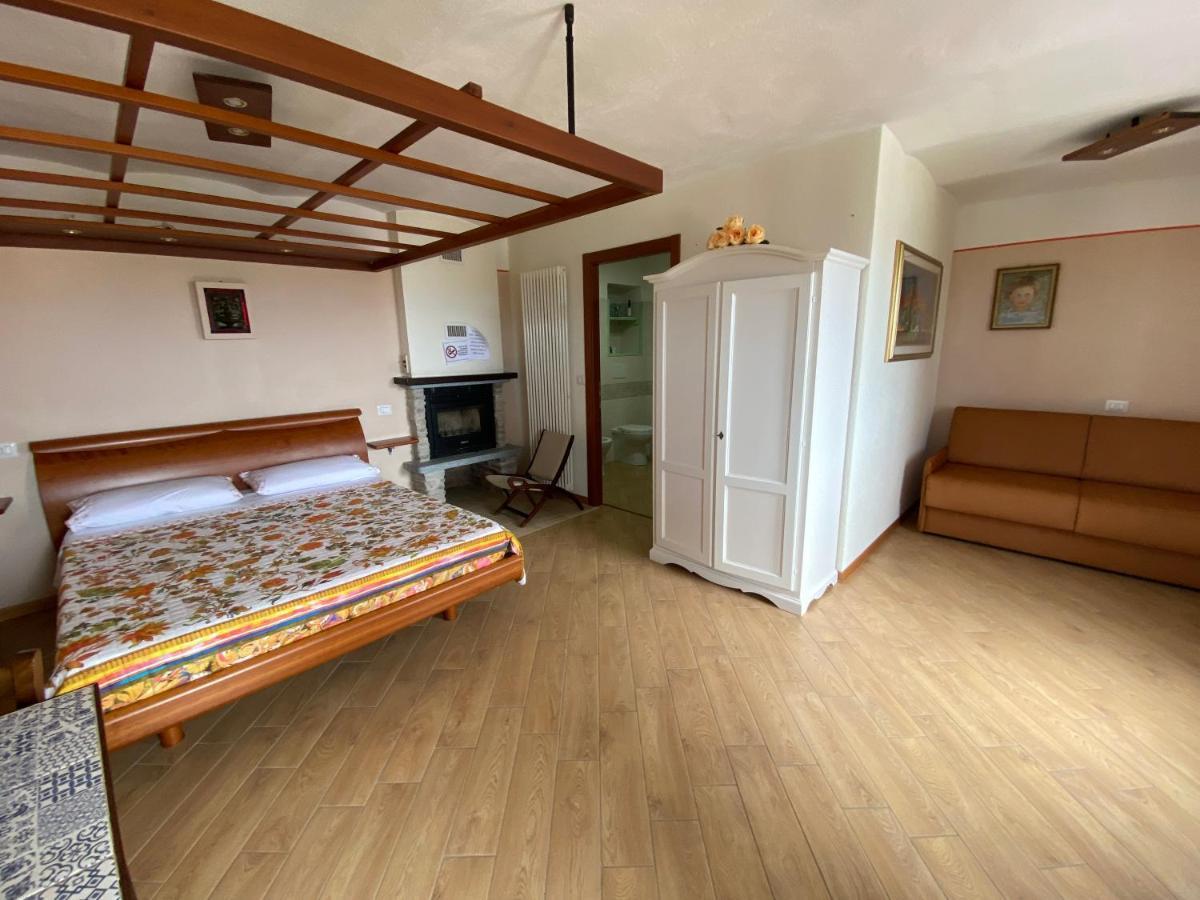 Bed and Breakfast Papillons à Clavesana Extérieur photo