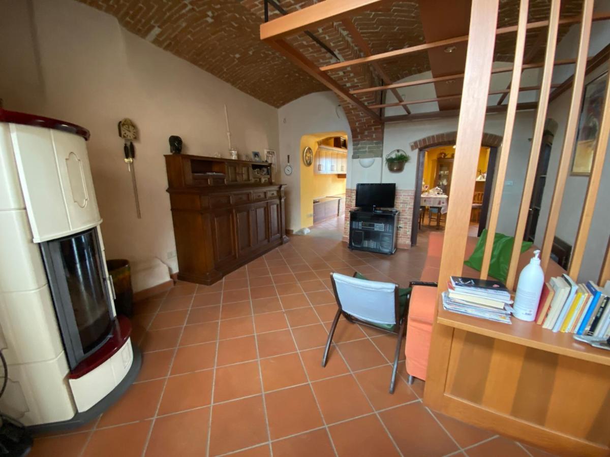 Bed and Breakfast Papillons à Clavesana Extérieur photo