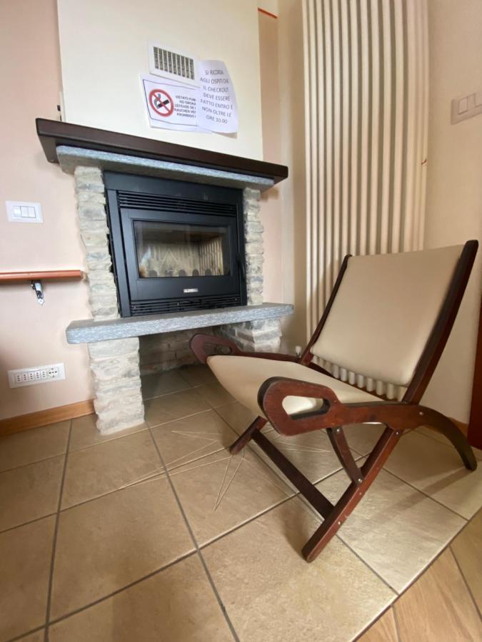 Bed and Breakfast Papillons à Clavesana Extérieur photo